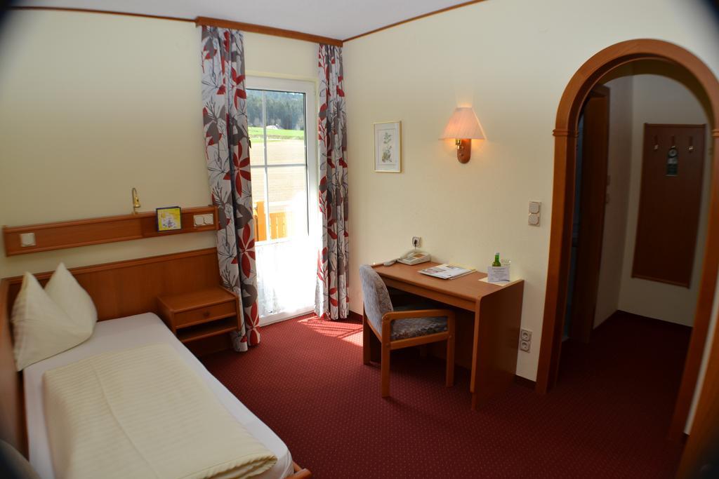 Gasthof-Pension Nordwald Harbach  객실 사진